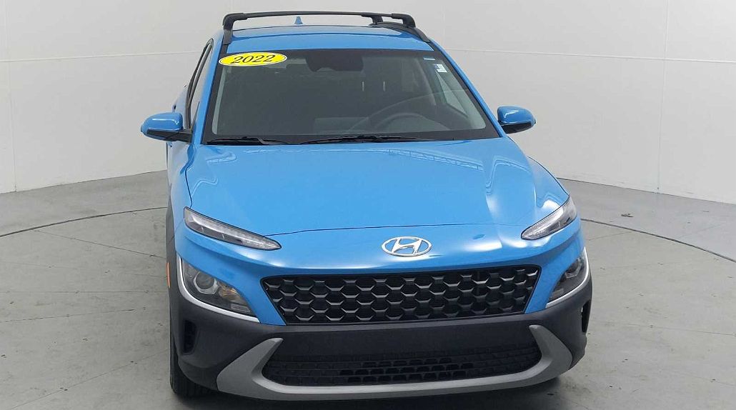 2022 Hyundai Kona SEL image 1