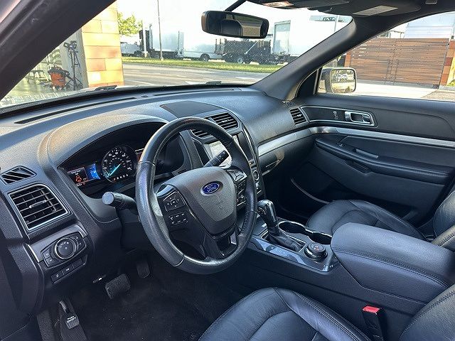 2018 Ford Explorer XLT image 2