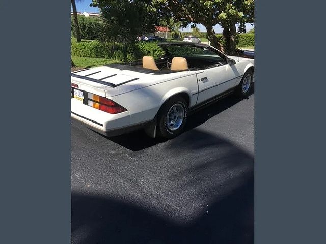 1987 Chevrolet Camaro null image 1