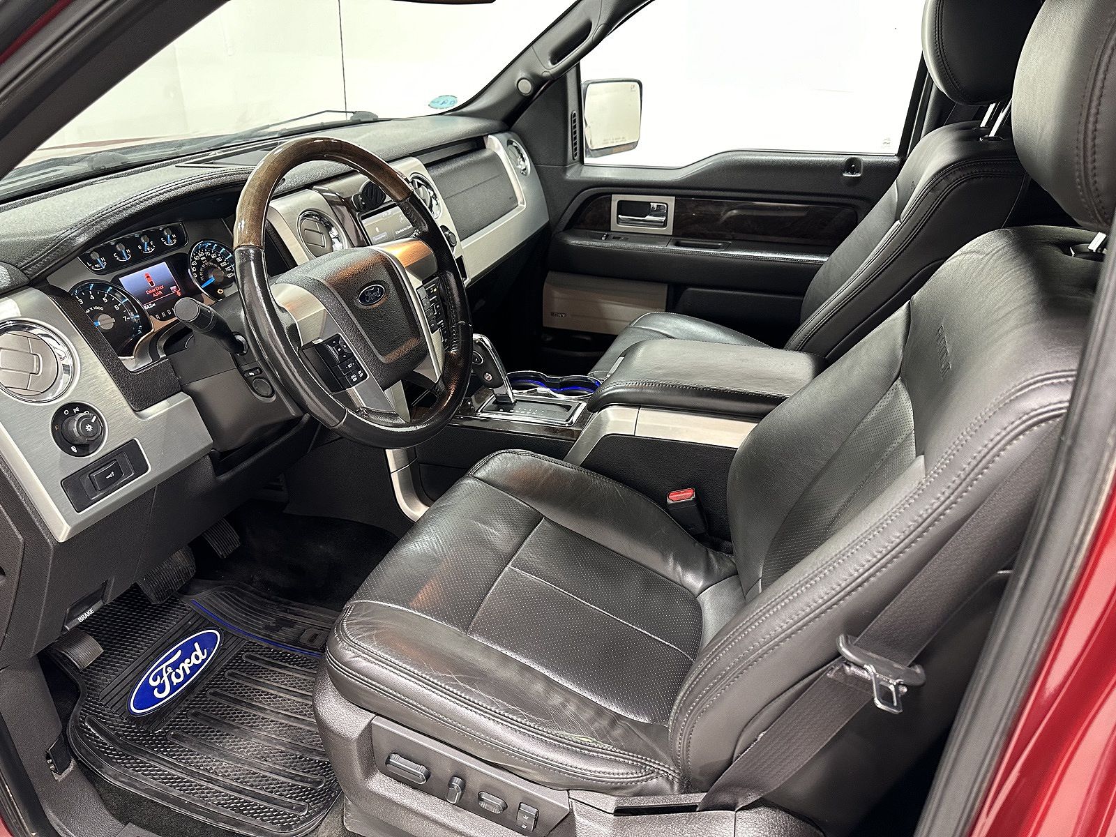 2014 Ford F-150 Platinum image 14