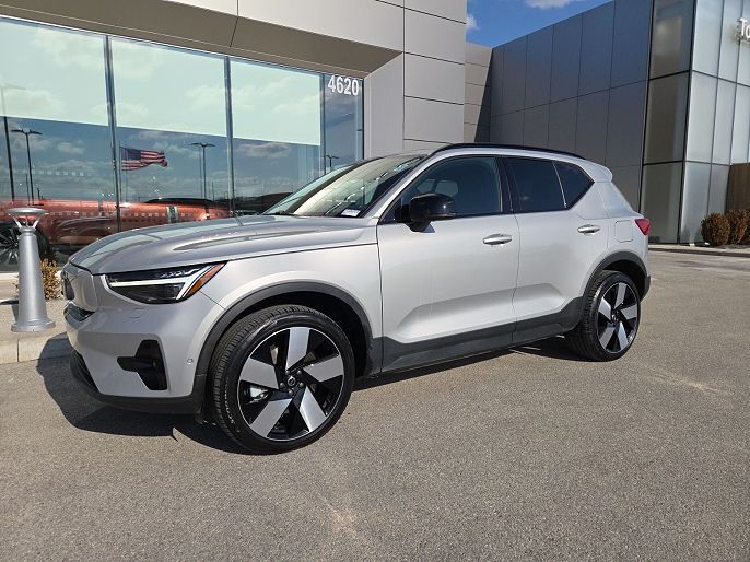 2023 Volvo XC40