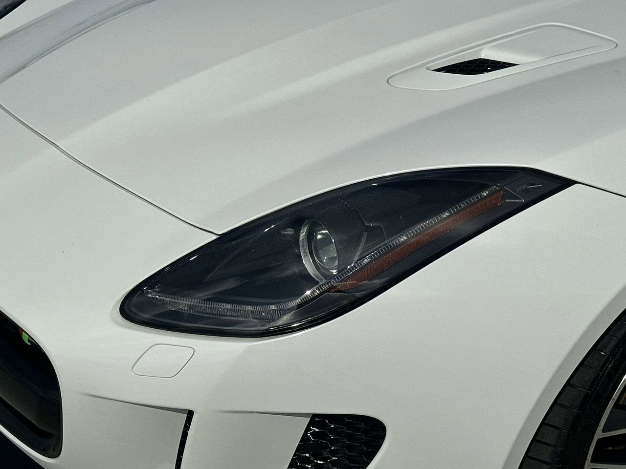 2016 Jaguar F-Type R image 36