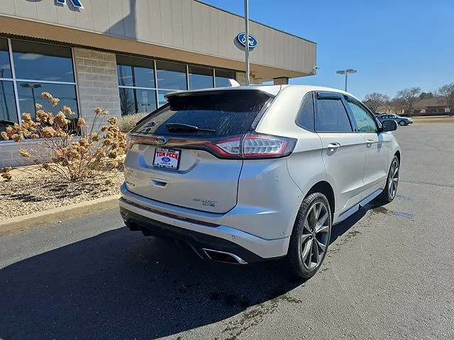 2016 Ford Edge