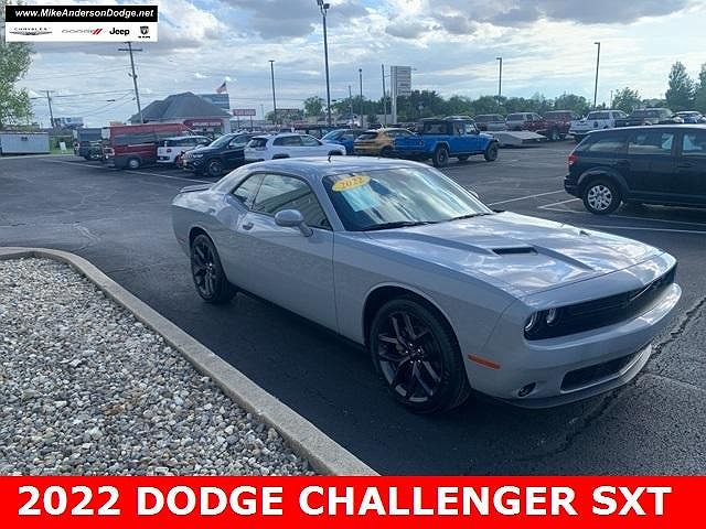 2022 Dodge Challenger SXT image 0