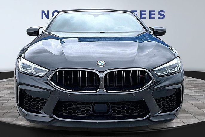 2022 BMW M8