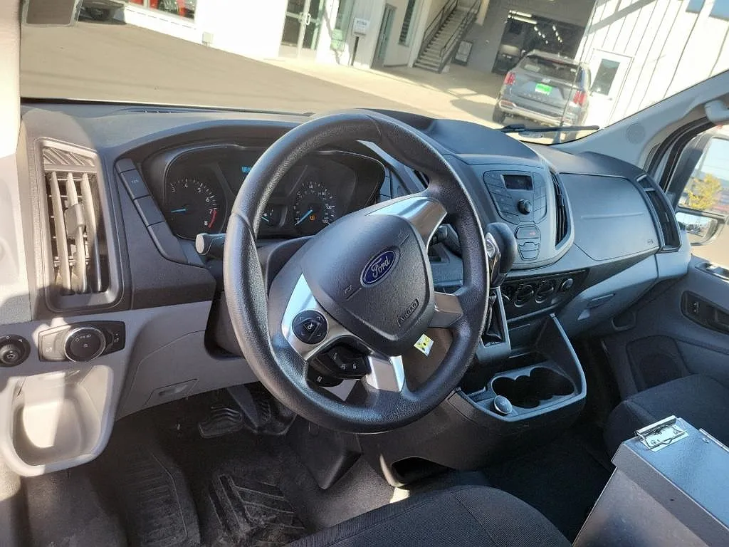 2017 Ford Transit Base image 5