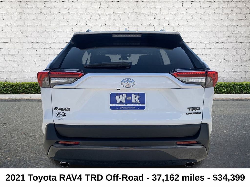 2021 Toyota RAV4 TRD Off Road image 3