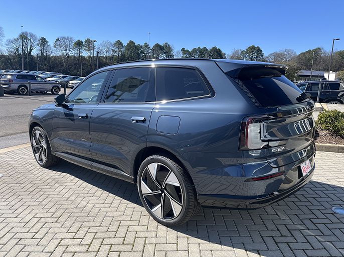 2025 Volvo EX90