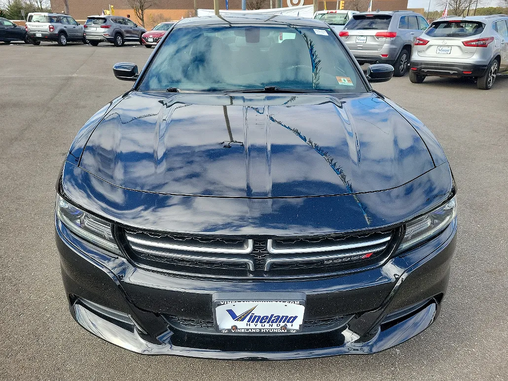 2017 Dodge Charger SE image 1
