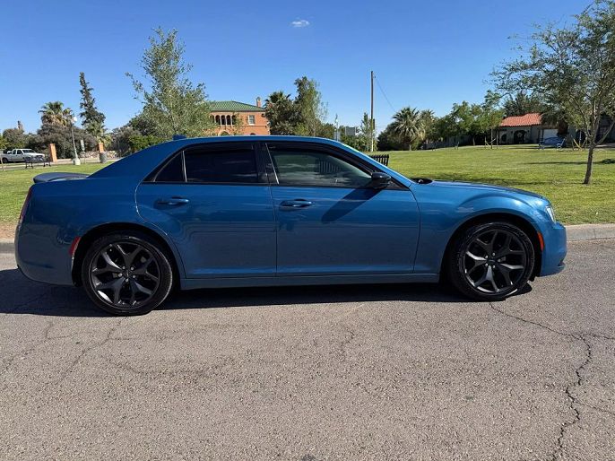 2020 Chrysler 300