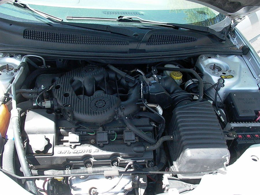 2005 Chrysler Sebring Touring image 13