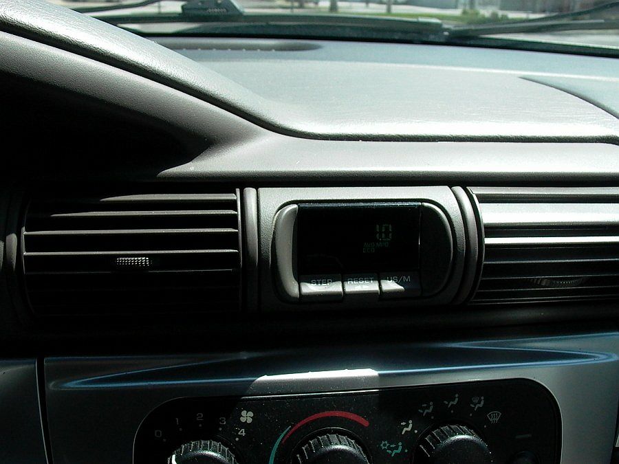 2005 Chrysler Sebring Touring image 17