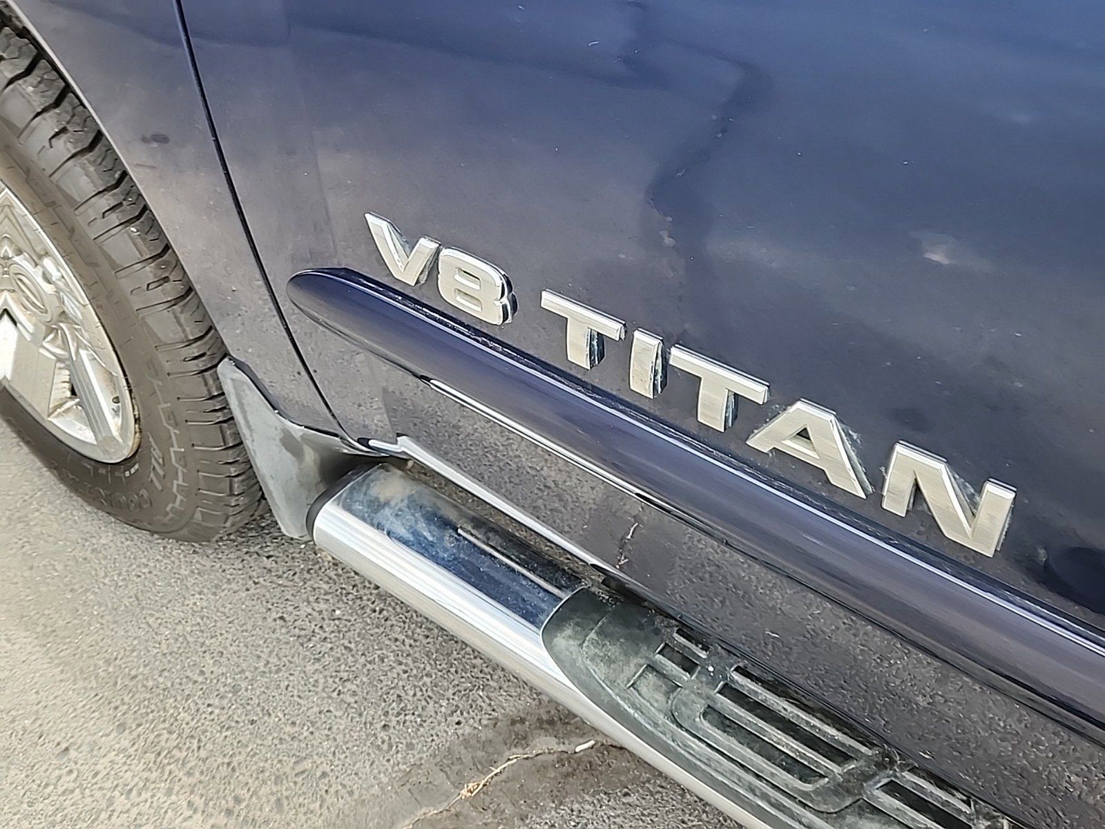 2011 Nissan Titan SV image 16