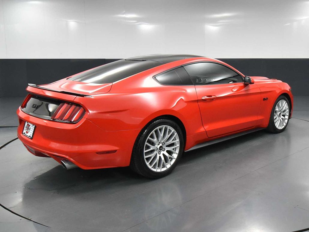2017 Ford Mustang GT image 2