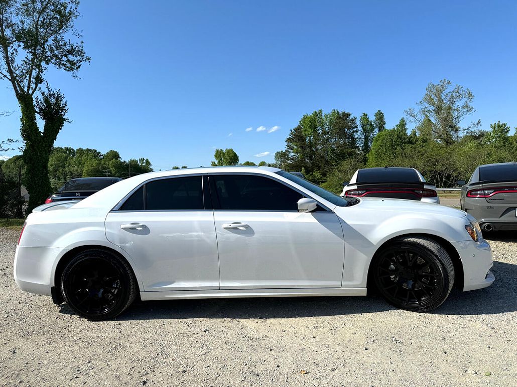 2012 Chrysler 300 SRT8 image 5