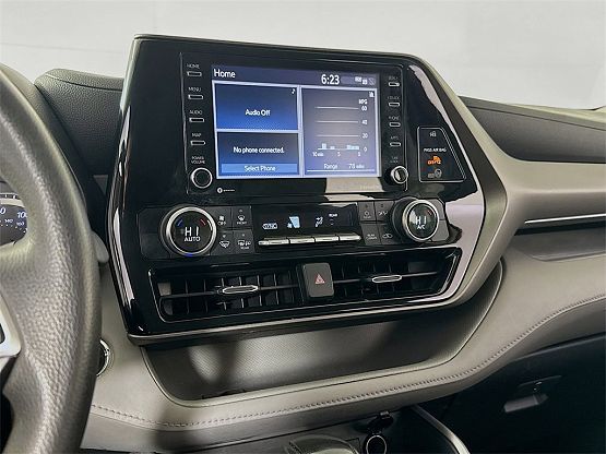 2022 Toyota Highlander L photo 10