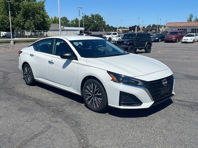 2025 Nissan Altima