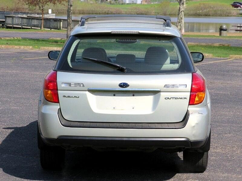 2005 Subaru Outback 2.5i image 6