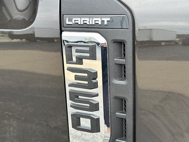 2024 Ford F-350 Lariat image 4