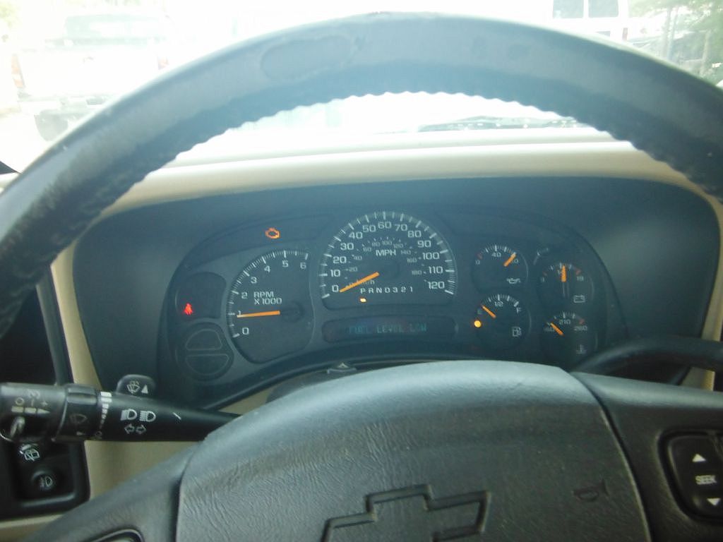 2006 Chevrolet Tahoe LT image 10