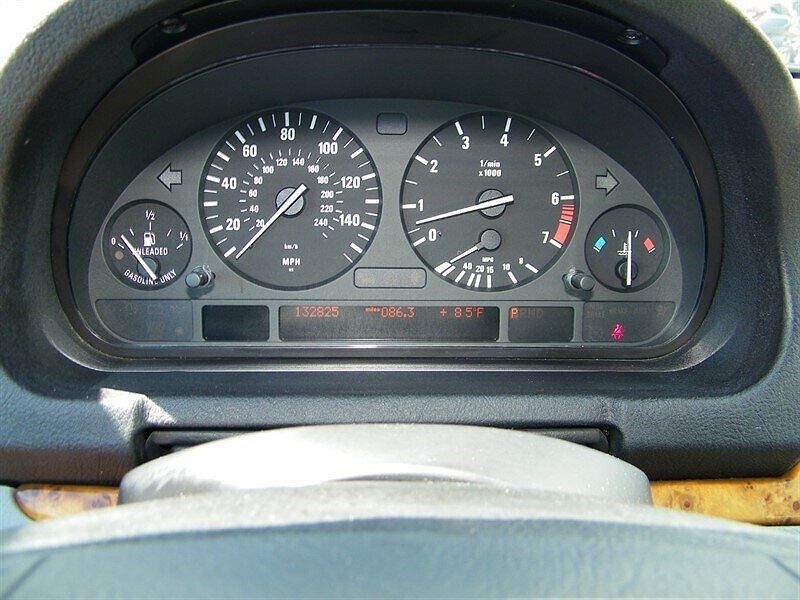 2003 BMW X5 3.0i image 24