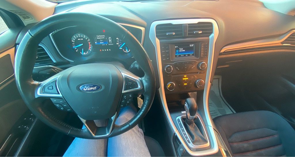 2016 Ford Fusion SE image 4