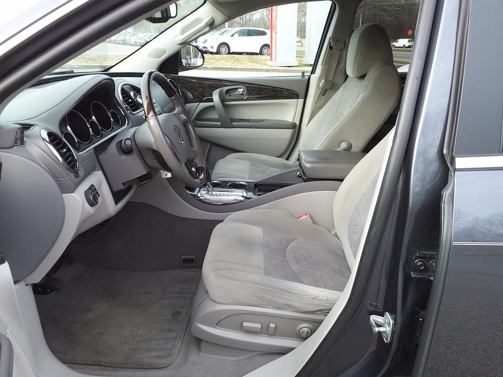 2013 Buick Enclave Convenience image 2