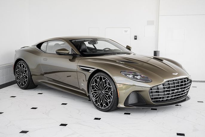 2020 Aston Martin DBS