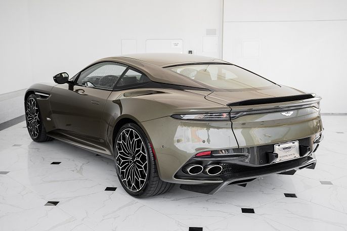 2020 Aston Martin DBS