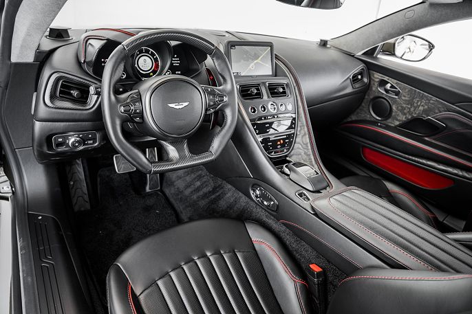 2020 Aston Martin DBS