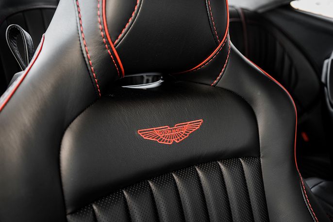 2020 Aston Martin DBS