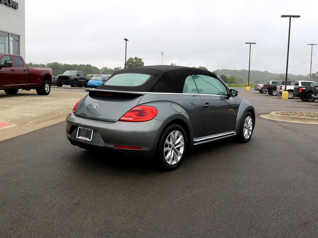 2013 Volkswagen Beetle null image 2