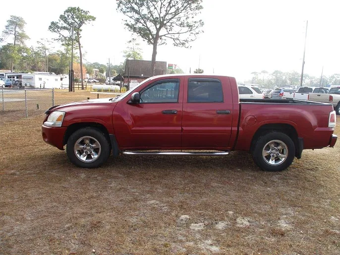 2006 Mitsubishi Raider