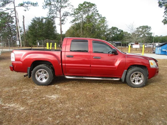 2006 Mitsubishi Raider