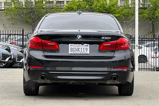 2018 BMW 5 Series 530i image 4