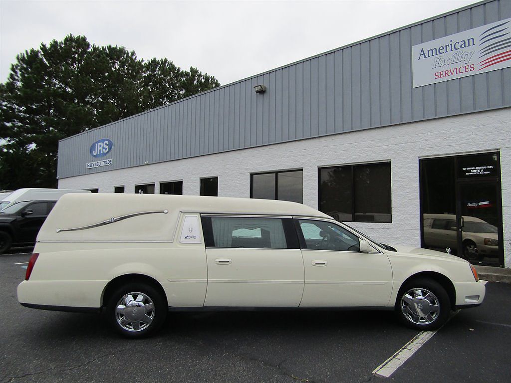 2003 Cadillac DeVille Funeral Coach image 4