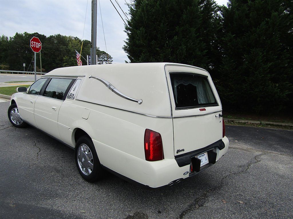 2003 Cadillac DeVille Funeral Coach image 5