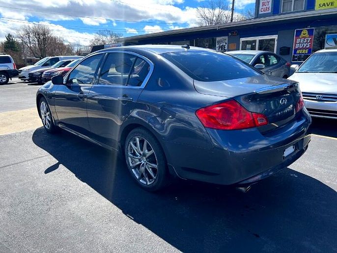 2011 Infiniti G37