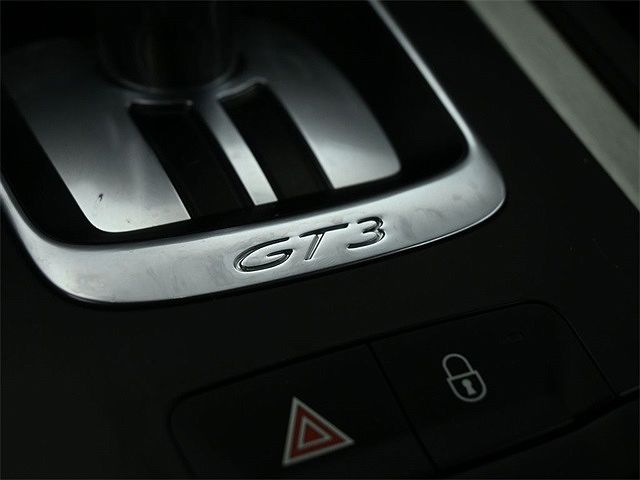 2015 Porsche 911 GT3 image 15