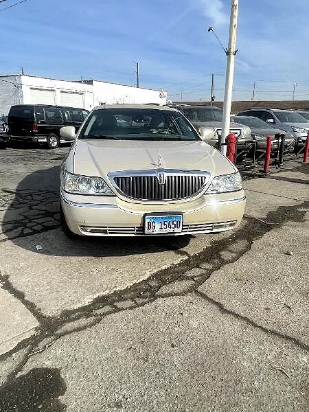 2003 Lincoln Town Car