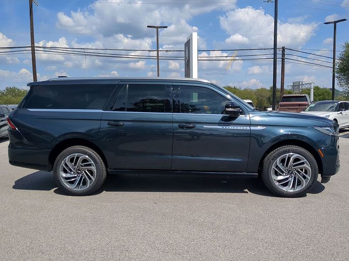 2025 Lincoln Navigator L