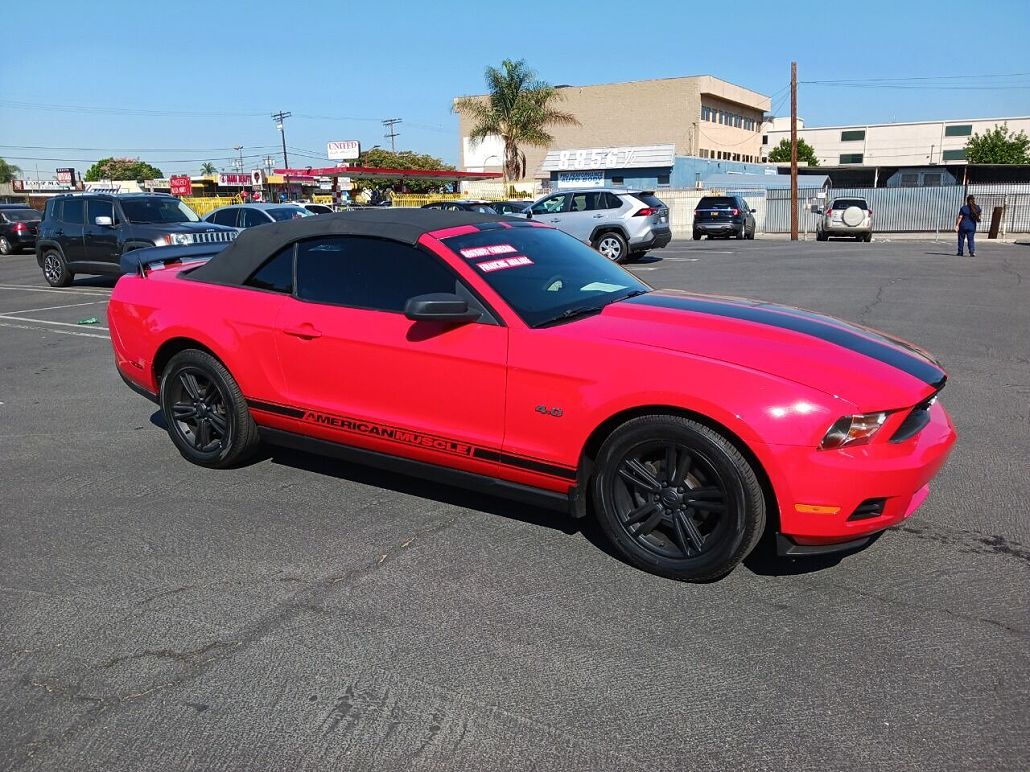 2010 Ford Mustang null image 4