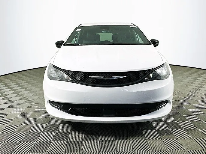 2026 Chrysler Voyager