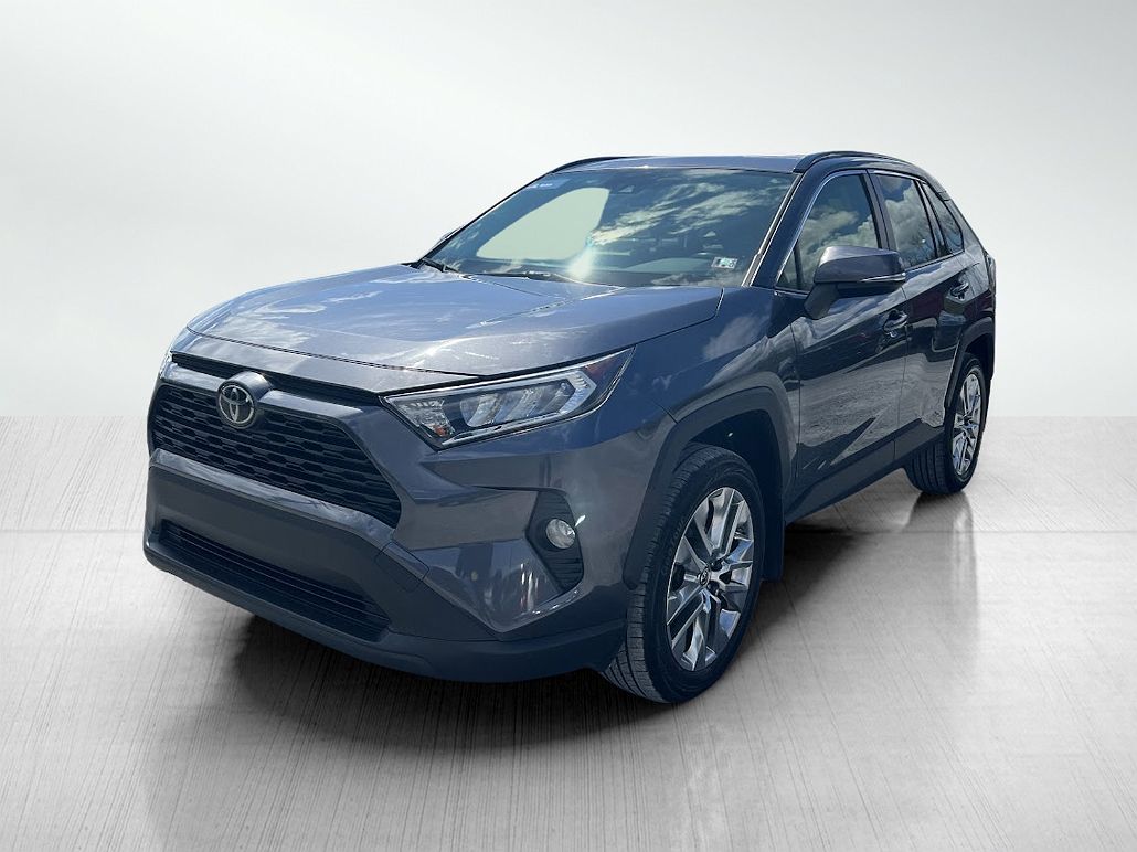 2019 Toyota RAV4 XLE image 2