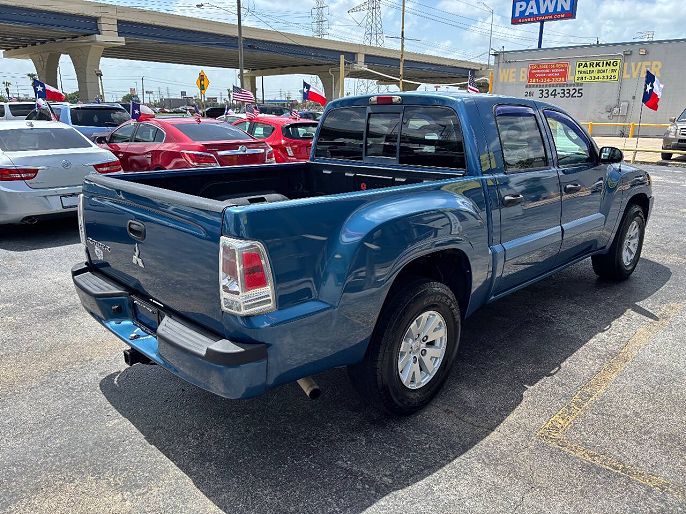 2006 Mitsubishi Raider