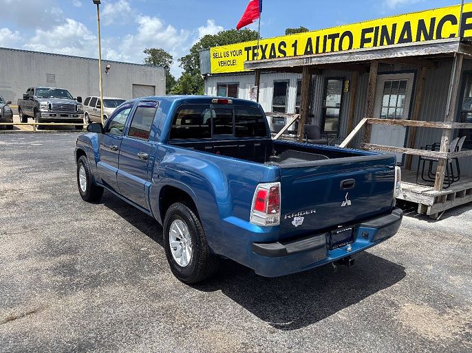 2006 Mitsubishi Raider