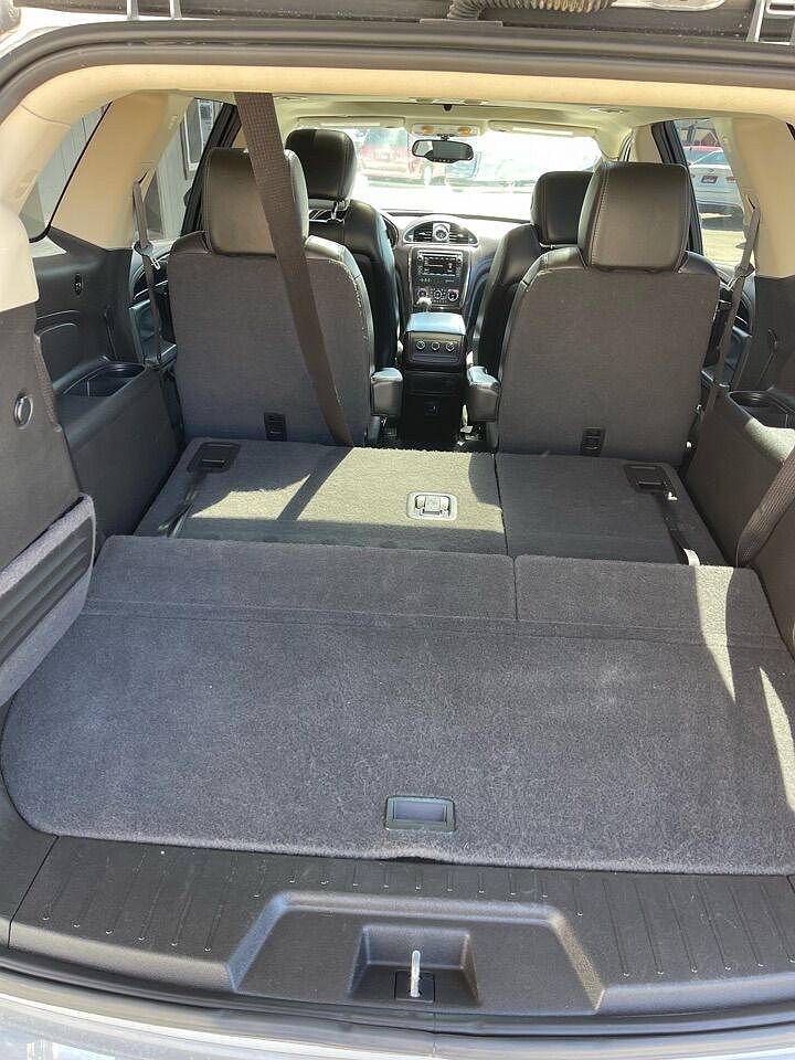 2017 Buick Enclave Leather Group image 14