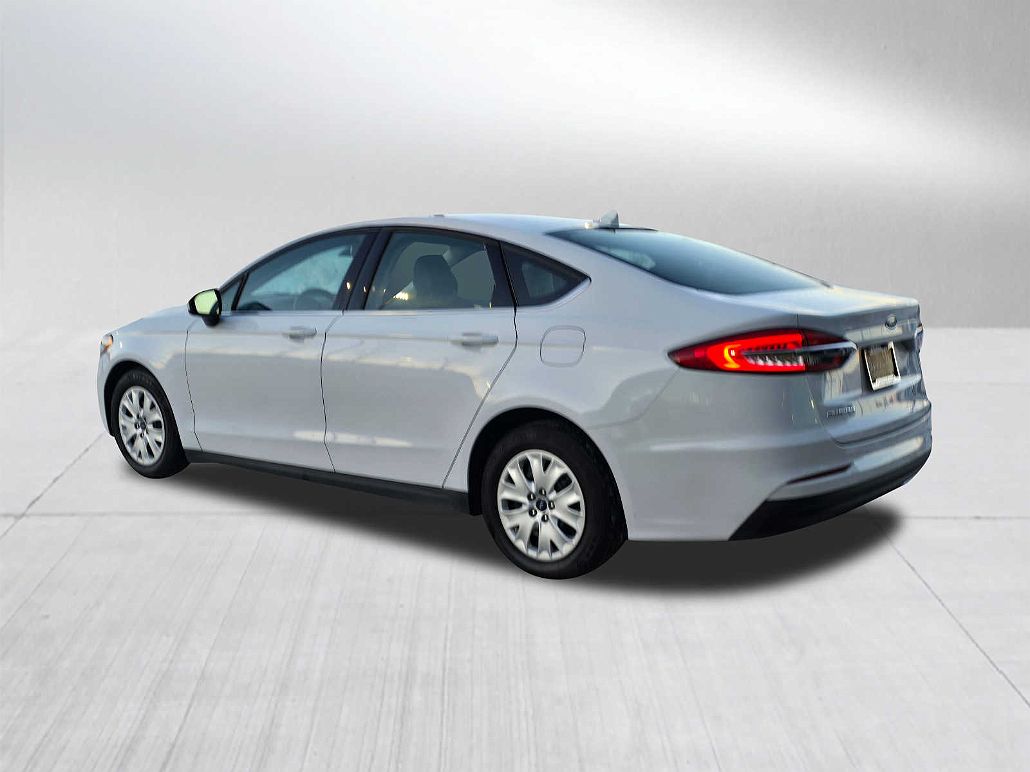 2020 Ford Fusion S image 2