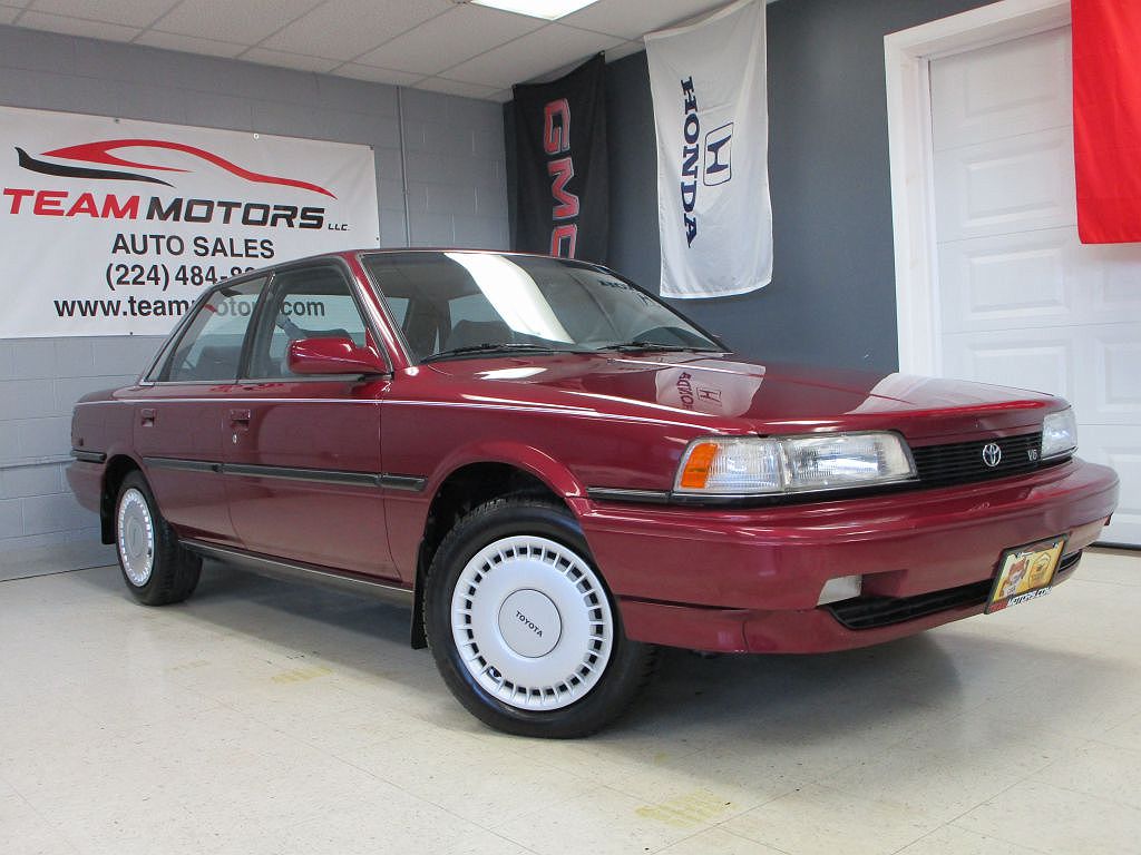 1991 Toyota Camry LE image 0