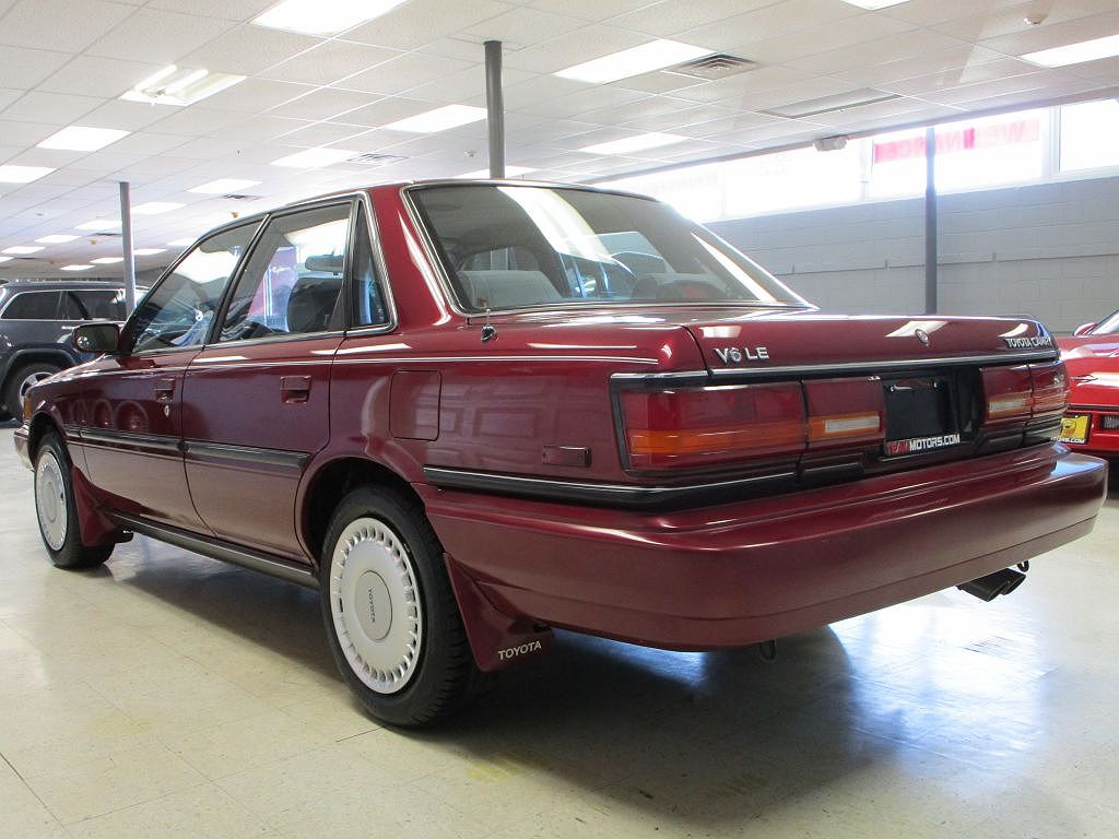 1991 Toyota Camry LE image 10